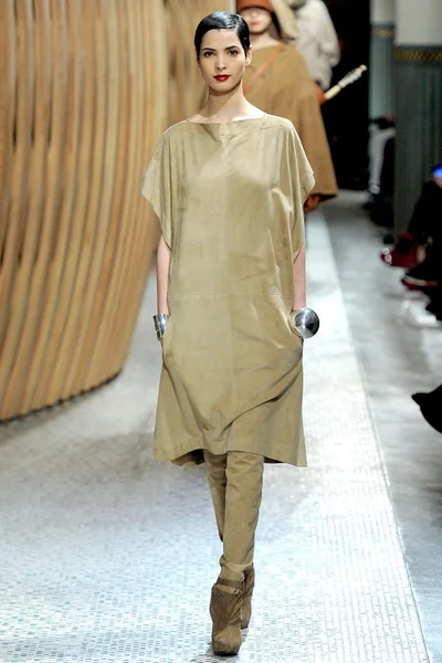 Look 12